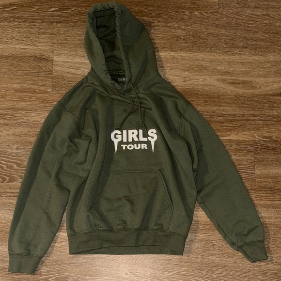 Sosorella Sweaters - Green Girls Tour Hoodie